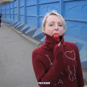gaggedinpublic - gip002 相册封面，共 83 张图片