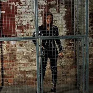 restrainedelegance - Locked in her own cage 相册封面，共 68 张图片