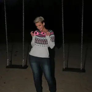 girlsinsteel - Cold in the night 相册封面，共 69 张图片