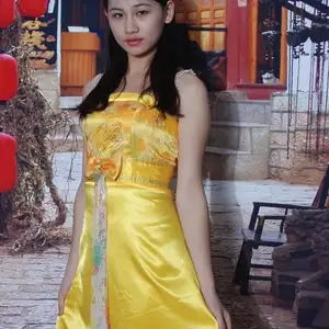 唯美之家 - 新模萧萧黄礼服 相册封面，共 208 张图片