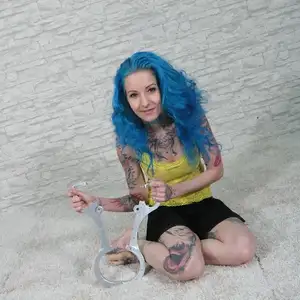 girlsinsteel - Tattoo model very helpless 相册封面，共 105 张图片