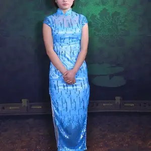 典雅倩影 - 068-丽英---祝大家新年快乐！ 相册封面，共 136 张图片