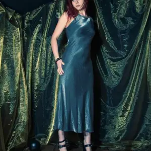 limitedaudience - 2010 scarlett in ball and chains 2 相册封面，共 30 张图片