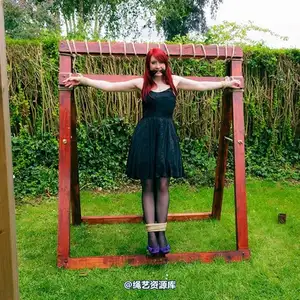 limitedaudience - 2013 syrah lee experiencing the cross 相册封面，共 38 张图片