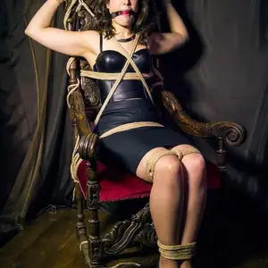 limitedaudience - 2015 freya held for ransom 相册封面，共 45 张图片