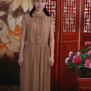 典雅倩影 - 279-依娜新装 相册封面，共 82 张图片