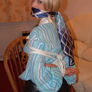 bondagebob - Jasmine Sinclair 70s chair tie 相册封面，共 32 张图片