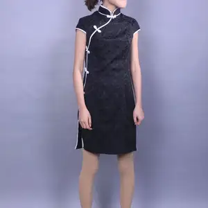 典雅倩影 - 063-美人美人笑可爱，琳花有意解留香 相册封面，共 174 张图片