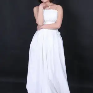 胜景山庄 - 140-美琳婚纱 相册封面，共 34 张图片