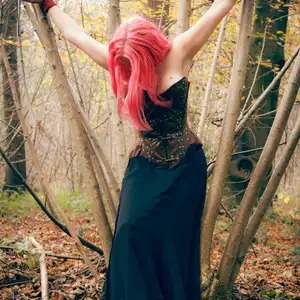 limitedaudience - 2014 elyssia hanging out in the woods 相册封面，共 38 张图片