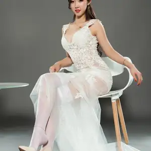 丽柜美束 - 2018-08-24 莜莜 新娘 相册封面，共 79 张图片