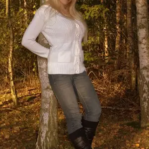 bound-neighbor-girl - Bambi - Tied up in the autumn woods Part 1 相册封面，共 52 张图片