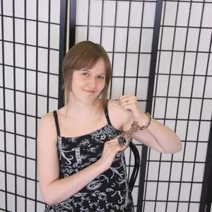 girlsinsteel - Girl, who loves to be handcuffed 相册封面，共 92 张图片