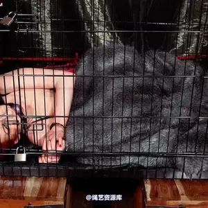 limitedaudience - 2010 madison rouge caged and displayed 2 相册封面，共 38 张图片