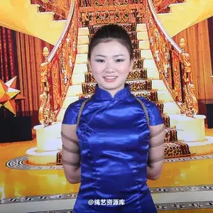 胜景山庄 - 098-蓝旗袍 相册封面，共 48 张图片